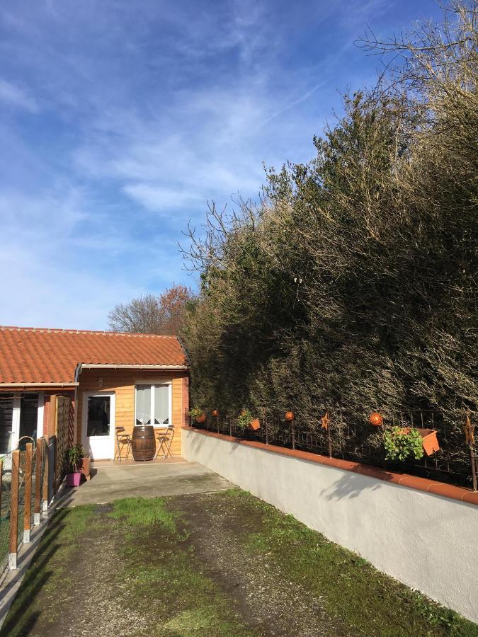 Logement Paisible A La Campagne Aubarede Kültér fotó