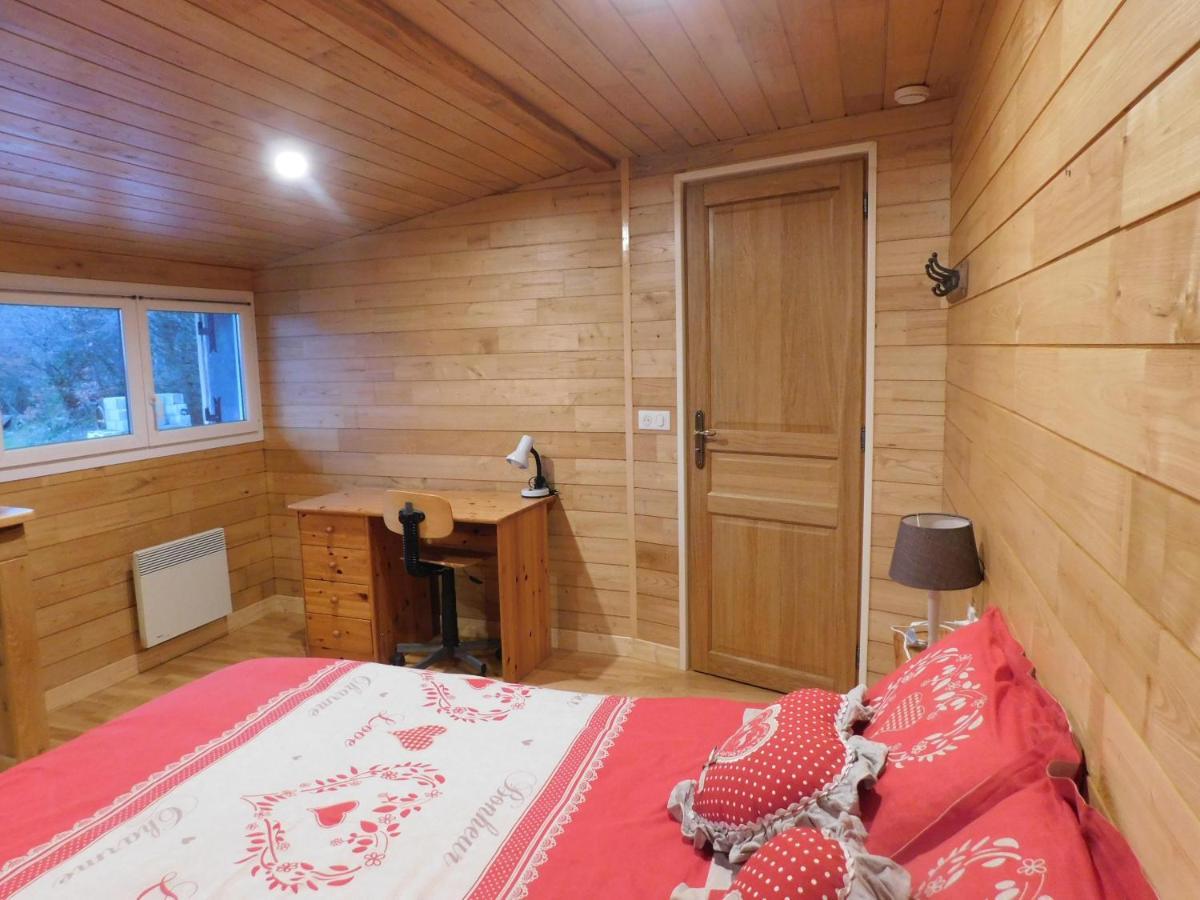 Logement Paisible A La Campagne Aubarede Kültér fotó
